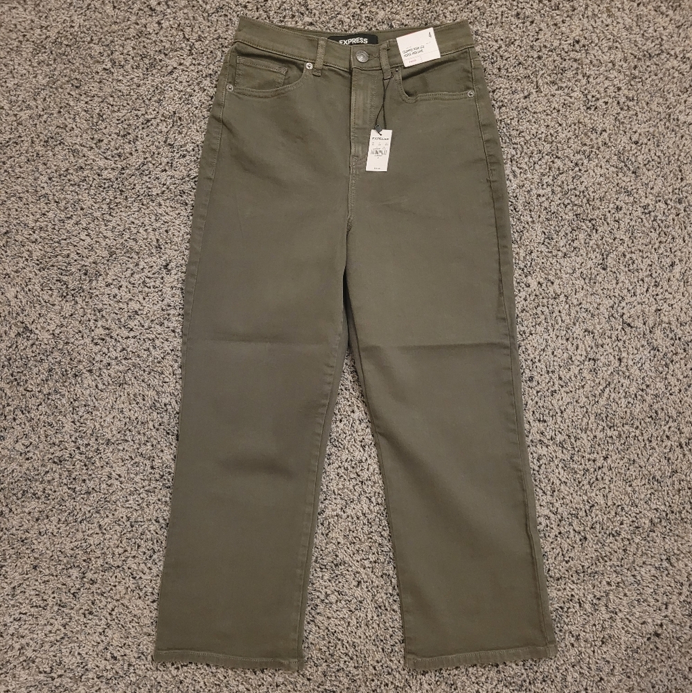 NWT Express Cropped Wide Leg Super High Rise Jeans